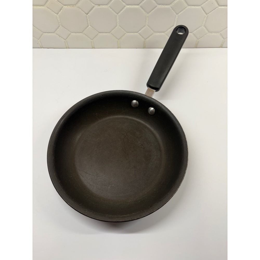 The Pampered Chef Professional Skillet 8in Gray Hard Anodized Nonstick